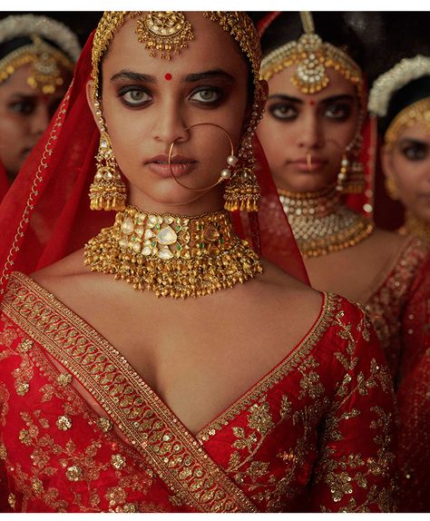 Sabyasachi's Charbagh Collection :: Khush Mag Sabyasachi Gold Jewellery, Sabyasachi Bride Makeup, Sabyasachi Makeup Look, Sabyasachi Jewellery Bridal Collection, Sabyasachi Makeup, Quirky Bride, Sabyasachi Bridal, Sabyasachi Mukherjee, Sabyasachi Bride