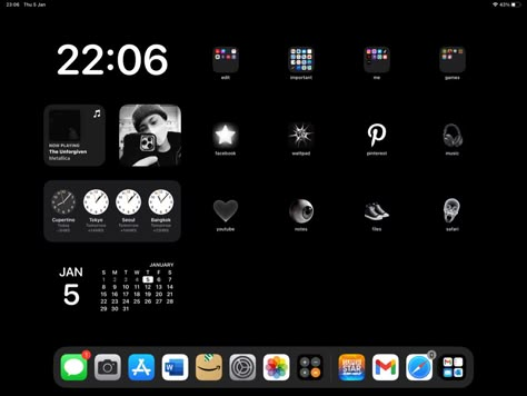 Ipad Homescreen Dark, Ipad Ideas Homescreen, Ipad Homescreen Layout, Ipad Home Screen, Ipad Setup, Ipad Inspo, Ipad Lockscreen, Ipad Homescreen, Homescreen Idea