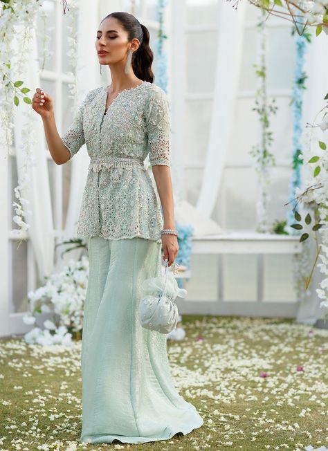 Pakistani Peplum Outfit, Pastel Indian Outfits Simple, Peplum Indian Outfit, Traditional Cord Set, Indian Cord Set Designs, Organza Party Wear Dress, Traditional Dresses Ideas, Peplum Top Outfits Indian, Snowy Engagement Photos