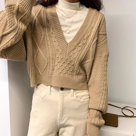 d9731321ef4e063ebbee79298fa36f56desc33506808ri Cropped Cable Knit Sweater, Looks Pinterest, Millennials Fashion, Mode Kpop, Modieuze Outfits, Indie Outfits, Mode Inspo, 가을 패션, 여자 패션