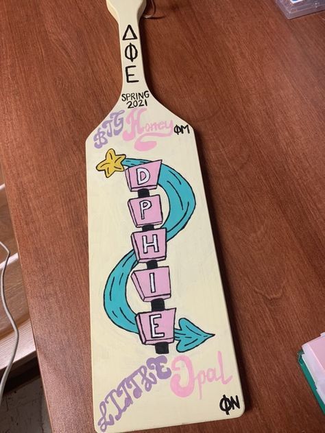 Disco Ball Sorority Paddle, Big Little Sorority Paddles, Paddle Inspo Sorority, Paddles Sorority Ideas, Sorority Paddles Unique, Big Little Paddles Sorority Ideas, Paddle Ideas Sorority, Cute Sorority Paddles, Sorority Paddles Big Little