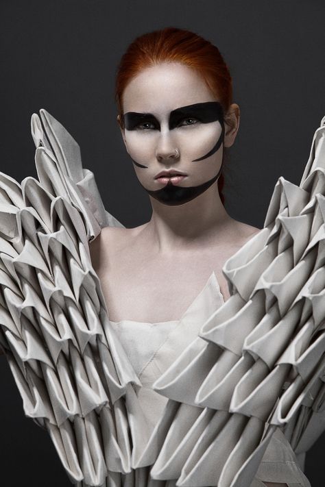 Origami Fashion - avant garde dress with 3D shoulders; sculptural fashion; wearable art // Timo DThree Fashion Origami, Mode Origami, Structured Fashion, Origami Tattoo, Avant Garde Dresses, Origami Architecture, Wearable Art Fashion, Origami Dress, Dark Beauty Magazine