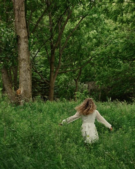 cloudy days make for the most beautiful photoshoots! 🌾☁️ • • • • • • • • #photographer #photography #photo #photoshoot #photooftheday #reels #couplegoals #coupleshoot #couplephotography #aesthetic #trending #trendingreels #flowers #flowerfields #seniorsunday #seniorphotographer #cute #lovelife #photoediting #couplevideos #bestfriends #friendphotoshoot #besties #vsco #pinterest Cloudy Photoshoot, Rain Photoshoot, Forest Furniture, Furniture Photography, After Rain, Cloudy Day, Friend Photoshoot, Photographer Photography, Couple Shoot