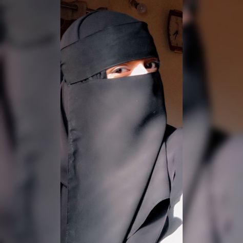 Hijab Girl Dpz Hidden Face, Hijabi Girl Hidden Face, Hijabi Girl Dp, Indian Muslim Girl, Ab Devillers, Hijab Girls Dp, Hijabi Dp, Hijab Pic, Muslim Girls Dp