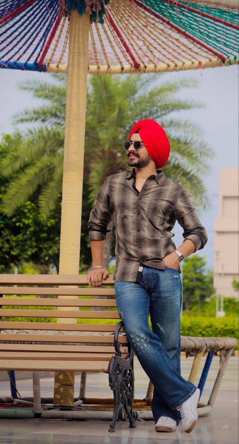 Sardar Pic, Sardar Dp, Indian Beard Style, Sardar Fashion, Youtube Facts, Girly Frame, Couple Pics For Dp, Beard Style, Photos For Profile Picture