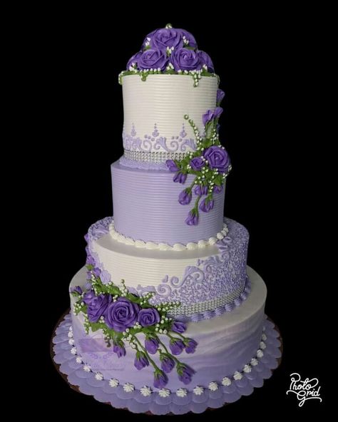 Lilac Cakes For Quince, Quinceanera Cakes Purple Butterfly, Tangled Quince Cake, Lavender Quinceanera Cake, Purple Quinceanera Cake, Purple Quince Cake, Cinderella Birthday Cake, Quince Cakes, Lavender Wedding Cake