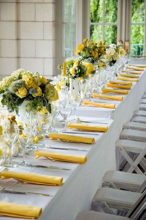 Gorgeous Wedding Centerpieces Yellow Centerpieces, Yellow Wedding Inspiration, Yellow Wedding Theme, Yellow Napkins, Decoration Evenementielle, Yellow Wedding Flowers, Yellow Table, Yellow Theme, Long Table