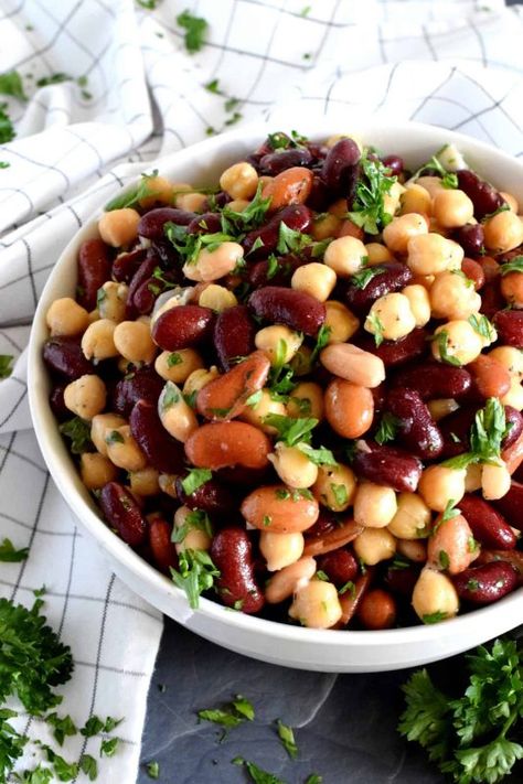 Bean And Chickpea Salad, 5 Bean Salad, Five Bean Salad, Kidney Bean Salad, Pea Salad Recipes, Salad Summer, Inflammatory Recipes, Chickpea Salad Recipes, Salad Salad