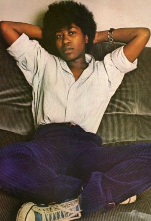 Joan Armatrading Joan Armatrading, Masc Lesbian, Masc Women, Annie Leibovitz, Blues Rock, Look Cool, Pose Reference, Pretty People, Beautiful People