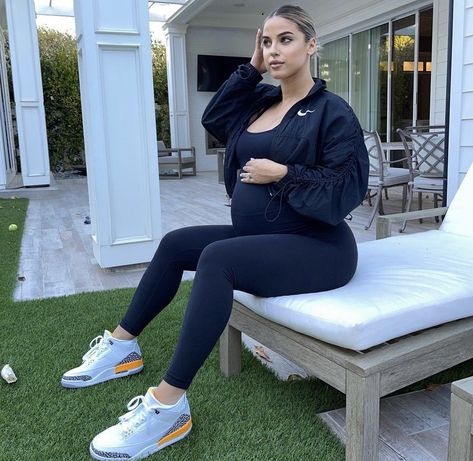 Sarah Patterson, Outfits Sporty, Stylish Maternity Outfits, Maternity Outfits, Stylish Maternity, Pregnancy Outfits, Maternity Clothes, On Instagram, Instagram