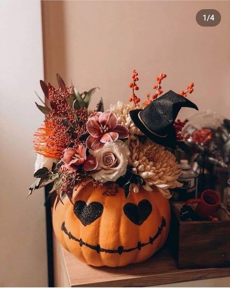 Halloween Flower Arrangements, Halloween Floral Arrangements, Pumpkin Floral Arrangements, Creative Pumpkin Painting, Pumpkin Arrangements, Pumpkin Display, Halloween Pumpkin Designs, Halloween Floral, Fleurs Diy