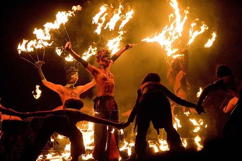 An ancient Gaelic festival, Bealtaine was originally celebrated in Ireland, Scotland and the Isle of Man. though there were similar festivals held at the same time in the other Celtic countries. Halloween Meaning, Pagan Music, 1 Maja, Origin Of Halloween, Fire Festival, Celtic Traditions, Edinburgh Festival, Burning Man Festival, Beltane