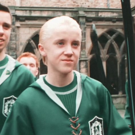 Draco Malfoy Quidditch Jersey, Draco Quidditch, Draco Malfoy Quidditch, Malfoy Quidditch, Quidditch Uniform, Slytherin Quidditch, Chamber Of Secrets, Tom Felton, Cosplay Ideas