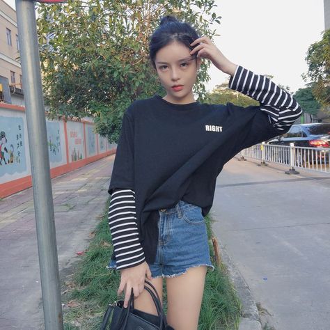 Layering, stripe sleeve, long sleeve under t shirt, korean fashion, k fashion, street style Outfit Layering, Korean Fashion Ideas, Under Shirt, Korean Fashion Outfits, Clothes Korean Style, K Fashion, Couture Mode, Shirts Women Fashion, Korean Fashion Trends