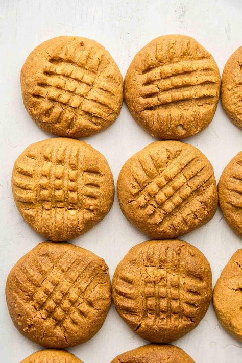 3 Ingredient Peanut Butter Cookies No Egg, 2 Ingredient Peanut Butter Cookies, Peanut Butter Cookies No Egg, Eggless Peanut Butter Cookies, Desserts Without Eggs, Three Ingredient Peanut Butter Cookies, Cookies Without Eggs, 2 Ingredient Desserts, Chocolate Peanut Butter Recipes