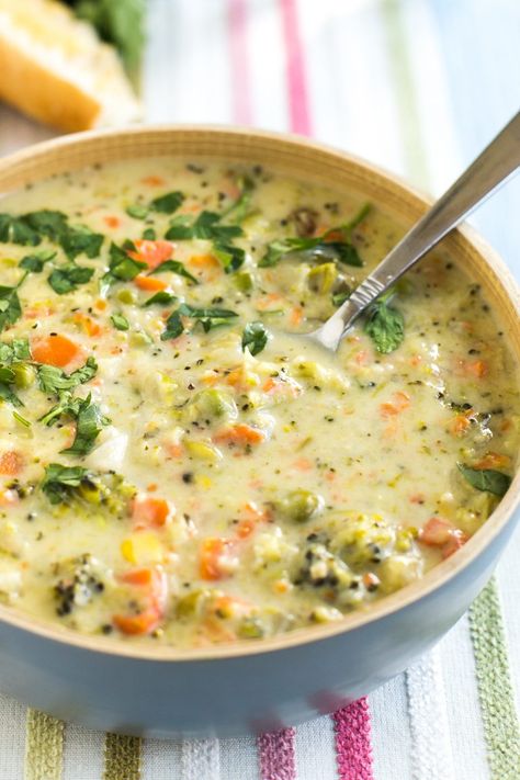 Veggie Pot Pie Soup, Veggie Pot Pie, Vegetarian Pot Pie, Pot Pie Soup, Broccoli Cheese, Savory Soups, Veggie Soup, Soup And Stew, Vegetarian Soup