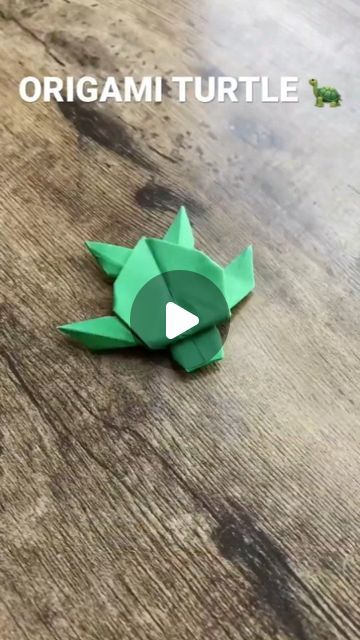 Dinasour Origami Easy, Origami Cool Ideas, Origami Crafts Step By Step, Turtle Origami Easy, How To Make A Origami, How To Make A 3d Card, Diy Turtle Crafts, Step By Step Origami Easy, Orgamini For Kids Easy Step By Step