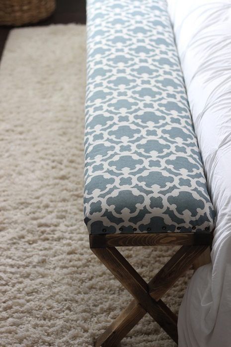 Upholstered Bench Diy, Diy Upholstered Bench, Diy Bank, Diy Headboard Upholstered, Bench Diy, Diy Furniture Bedroom, Easy Build, Diy Headboard, Diy Bench