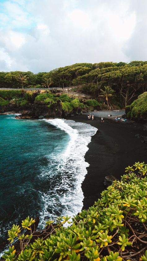 Black Sand Beach Maui, 80s Spotify Playlist, Hawaii Tips, Hawaii Nature, Things To Do In Maui, Kaanapali Beach, Travel Hawaii, Hawaii Travel Guide, Haleakala National Park