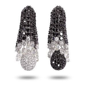 Black Diamond Jewelry, White Diamond Earrings, Black Diamond Earrings, Mismatched Earrings, Black Diamonds, Fabulous Jewelry, Fine Jewels, Black Earrings, Stunning Earrings