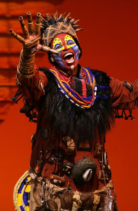 The irrepressible Rafiki from "The Lion King" on Broadway.  I was lucky enough to see most of the Broadway cast at the Landmark Theater.  Amazing! Lion King Show, Lion King Costume, Lion King Musical, Lion King Jr, Lion King Broadway, Broadway Tickets, Broadway Costumes, King Costume, Disney Presents