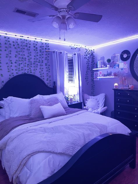 cozy bedroom aesthetic, led lights, candles, fuzzy blankets Modern Bedroom Design Led Lights, Bedroom Idea Led Lights, Cozy Led Lights Bedroom, Grey Bedroom With Led Lights, Cozy Bedroom With Led Lights, Everskies Bedroom, Modern Teen Girl Bedroom Led Lights, Minimalist Bedroom Led Lights, Boho Bedroom With Led Lights