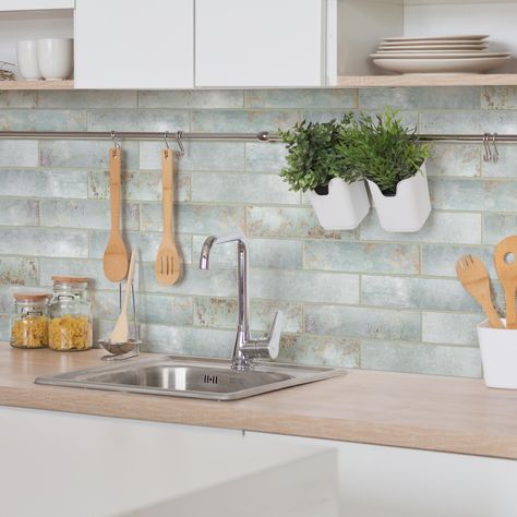 Aqua Tile Backsplash Kitchen, White And Teal Backsplash, Seafoam Green Backsplash, Teal Kitchen Backsplash Ideas, Sea Green Backsplash Kitchen, Beach House Kitchen Backsplash Ideas, Light Green Backsplash Tile, Blue Green Tile Backsplash Kitchen, Sea Glass Tile Backsplash Kitchen