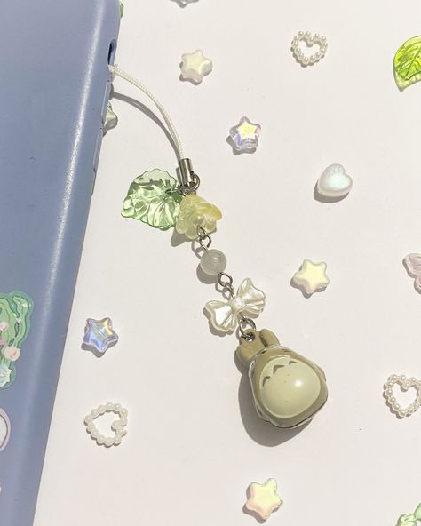 Totoro Phone Charm, Sanrio Phone Charm, Trinkets Aesthetic, Phone Charms Aesthetic, Ghibli Totoro, Scrapbook Quotes, Strap Phone, Phone Charms, Mini Charm