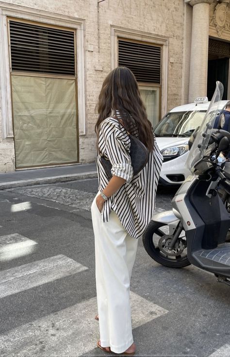 Modest Summer Outfits, Italian Outfits, Looks Chic, Outfit Summer, Spring Summer Outfits, Minimalist Outfit, Modest Outfits, Travel Outfit, Old Money