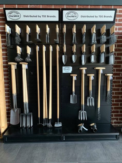 Stand of Dewit quality gardening tools with a black backboard. The soft ash timber handles and the steel fork or trowels, ensure you have quality tools. Wedding Garden Ideas, Garden Tools Diy, Garden Tool Rack, Ideas Garden Design, Gardening Equipment, Garden Organization, Art Studio Room, Urban Forest, Landscape Products