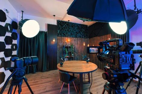 At Home Film Studio, Media Production Studio, Youtube Podcast Studio Design, Podcast Background Design Studio, Studio Youtube Room, Youtube Filming Room Ideas, Video Studio Design, Video Studio Setup, Podcast Studio Aesthetic