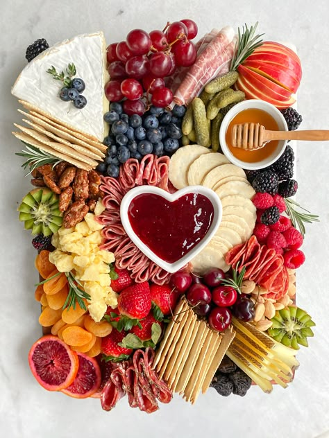 Carcurie Board Valentines, Sweet Treat Board, V Day Charcuterie Board, Charcutero Board Ideas, Valentines Platter Ideas, Galantines Day Charcuterie Board, Proposal Charcuterie Board, Valentines Themed Charcuterie Board, Charcuterie Board Valentine’s Day