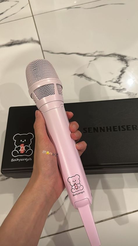 Pink Microphone, Youtube Equipment, Kpop Soloist, Music Mic, I Am A Singer, Music Studio Room, Dance Dreams, Music Career, Dream Music