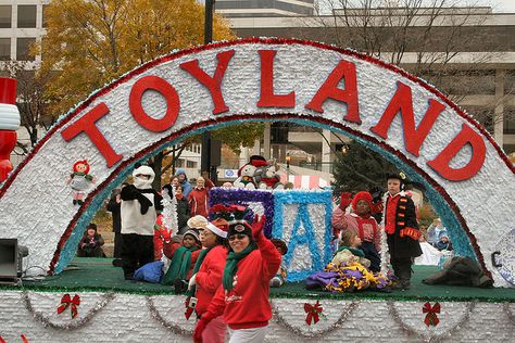 toyloand Parade Floats | toyland float | Flickr - Photo Sharing! Toyland Parade Float Ideas, Toy Land Christmas Decorations, Toy Land Christmas Float, Christmas In Toyland Float Ideas, Toyland Christmas Theme, Diy Parade Float Ideas, Christmas Parade Float Ideas Diy, Diy Parade Float, Holiday Parade Floats