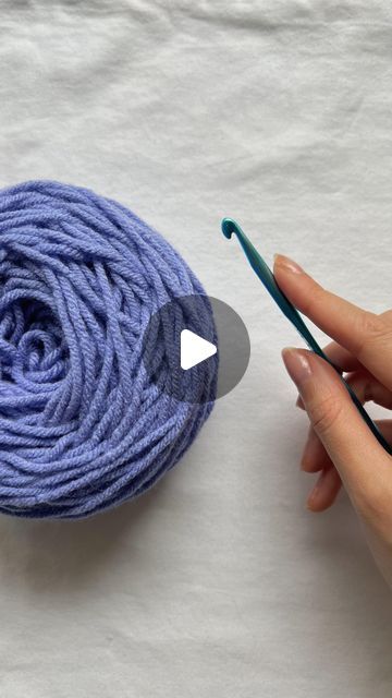 Desirée on Instagram: "5 basic crochet stitches every beginner crocheter should learn!   Stitches shown in this video (using US crochet terms): 1. Slip stitch (sl-st) 2. Single crochet (sc) 3. Half double crochet (hdc) 4. Double crochet (dc) 5. Treble crochet, also called triple crochet (tc)  #crochettutorial #crochetstitch #crochetstitchtutorial #crochetstitches #crochetforbeginners #beginnercrochet #crochet #crochetinspiration #easycrochet #crochetersofinstagram" How To Do Hdc Crochet Stitch, How To Crowshay For Beginners, Trc Crochet Stitch, Crochet Patterns Step By Step Pictures, Half Double Crochet Tutorial Videos, Chain Stiching Ideas, Double Single Crochet Stitch, Basic Crochet Stitches For Beginners Videos, Crochet Lessons Videos For Beginners