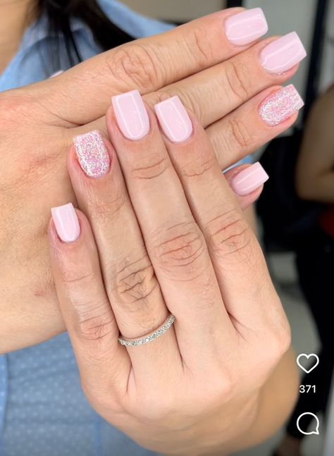 Baby Girl Nails Mom, Baby Girl Shower Nails, Nails For Baby Shower Girl, Pink Baby Shower Nail Ideas, Pink Baby Shower Nails, Baby Shower Nails Girl, Shower Nails, Baby Shower Nails