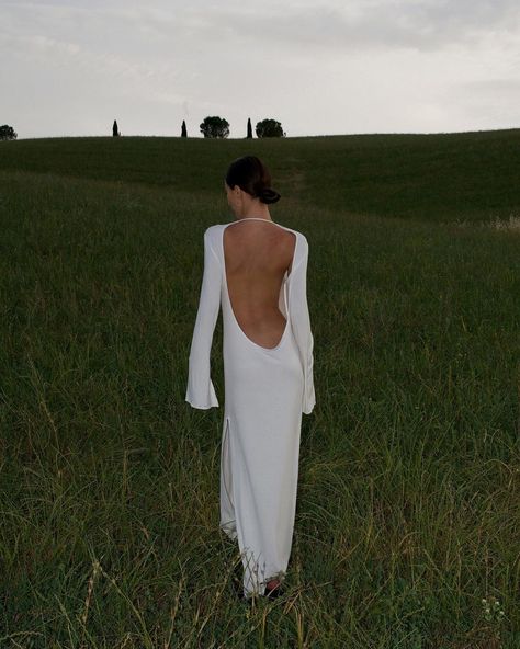 Summer Photoshoot Ideas, White Backless Dress, Bella Hadid Style, Summer Photoshoot, Hadid Style, Jenner Style, Nothing More, Summer Fits, Kendall Jenner Style