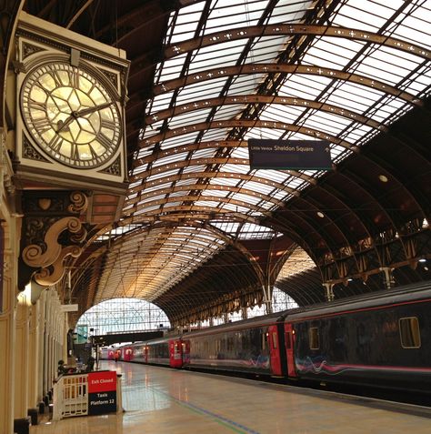 After hearing about it, reading about it, seeing it on film, nothing compares to actually being there in person to hear its sounds, feel its vibe. London Train Station, London Station, London Paddington Station, Train Station Clock, London Paddington, Paddington Station, Train Station Architecture, London Landmarks, Train Stations