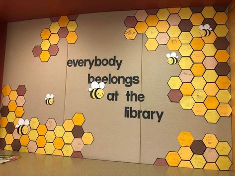 Kindness Library Display, Bee Library Bulletin Board, Honeybee Bulletin Board, Spring Bee Bulletin Board Ideas, Honeycomb Bulletin Board, Bee Library Display, Back To School Bee Theme, Library Bee Theme, Bee Window Display