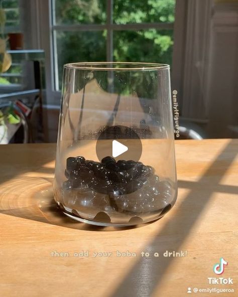 Emily | Boba + Bakes 🧋 on Instagram: "microwave brown sugar boba/tapioca pearls recipe 🧋 I posted a stovetop-only recipe awhile ago, but here’s how you can make the dough using the microwave! I’ve been making the dough in the microwave for a bit over a year now, and I personally prefer it over using the stove 😌⁣ ⁣ ingredients for 1.5 cups of pearls⁣ - 1/4 packed cup brown sugar (I used both regular dark and muscovado)⁣ - 1/2 cup water⁣ - tapioca starch or tapioca flour*⁣ - black food coloring (optional)⁣ **no substitutions for tapioca! boba = balls of tapioca⁣ ⁣ Combine water, brown sugar, black food coloring, and water in a bowl and microwave it for 30sec and mix so that the sugar dissolves. Mix in 2 tbsp of tapioca and microwave it for 60sec in 15sec intervals (or until thickened like Tapioca Pearls Recipe, Boba Balls, How To Make Boba, Tapioca Boba, Tapioca Recipes, Brown Sugar Boba, Boba Recipe, Boba Tea Recipe, Black Food Coloring