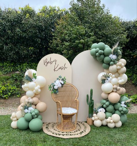 Green And Tan Balloon Arch, Peacock Chair Balloon Garland, Sage Green And Brown Balloon Garland, Cactus Theme Balloon Arch, Neutral Green Balloon Garland, Green Sage Decor, Pampas Balloon Decor, Sage Balloon Decor, Green Balloon Arch With Flowers