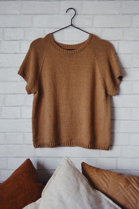 Ravelry: The Classic Tee by Darling J'Adore Shirt Knitting Pattern, Knit Shirt Pattern, Sweater Knit Pattern, Chunky Knit Sweater Pattern, Knitting Pattern Easy, Cable Knit Sweater Pattern, Advanced Knitting, Jumper Knitting Pattern, Chunky Knitting Patterns