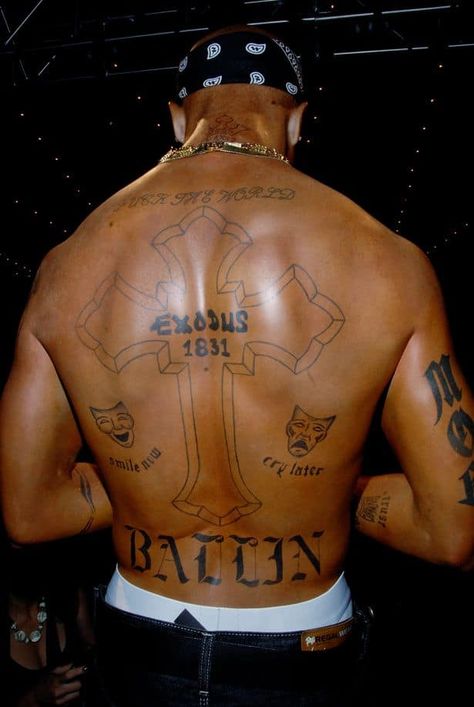 tupac shakur mob and boss playaz tattoo Makaveli Tattoo, Heartless Tattoo, Back Cross Tattoos, Mob Tattoo, Thug Life Tattoo, 2pac Tattoos, Tupac Tattoo, Cross Tattoo Meaning, Outlaw Tattoo