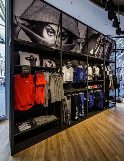 Nike Store Interior, Clothing Wall Display, Sport Store Design, Nike Store Design, Les Halles Paris, Retail Store Layout, Shoe Store Design, Sportswear Store, Clothing Store Displays