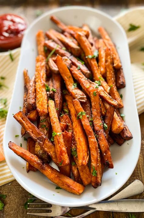 Crispy Sweet Potato Fries | The Secret to the BEST Fried Sweet Potatoes Spicy Sweet Potato Fries, Making Sweet Potato Fries, Crispy Sweet Potato Fries, Sweet Potato Recipes Fries, Crispy Sweet Potato, Sweet Potato Soup, Potato Fries, Mashed Sweet Potatoes, Fried Potatoes