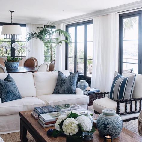 Steel Framed Doors, Hamptons Style Living Room, Hamptons House Interior, Hamptons Style Interior, Hampton Style Home, Hamptons Style Decor, Hamptons Style Homes, Blue And White Living Room, Styl Hampton