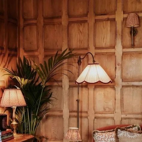 B E A U V A M P on Instagram: "This stunning oak panelled room and crackling winter fire is home to @Josieldn @charlieirons who have renovated this Grade II listed Cotswold Rectory that dates all the way back to the 14th century. Steeped in history it has the most wonderful features to admire and we were so pleased to spot one of our hand pleated Scallop Bell lampshades nestled amongst this beautiful array of lighting and furniture. A really mesmerising project with many more amazing photos to pour over @oldhouseourhome ❤️ . . . #OldHouseOurHome #houserenovation #historic #14thcentury #cotswolds #manor #stately #home #interiorinspo #english #countryside #englishgarden #periodhome #periodproperty #interiordesign #interiordecoration #fireplace #lighting #lamp #floorlamp #lamspahde #panel Oak Panelled Room, Winter Fire, Fireplace Lighting, Period Property, Oak Panels, Lighting Lamp, The Way Back, Stately Home, English Countryside