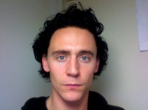 Young Tom Hiddleston, Loki Avengers, Thomas William Hiddleston, Loki Thor, Loki Laufeyson, Tom Hiddleston Loki, Tom Hiddleston, Mug Shots, Perfect Man