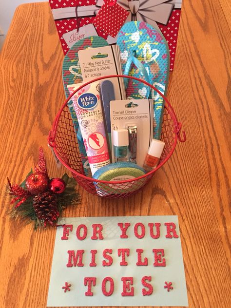 For Your Mistle Toes Gift Basket. Fill with nail polish, foot scrubs, etc. Nail Gift Basket, Pedicure Gift Ideas, Nail Polish Gift Basket, For Your Mistle Toes, Pedicure Gift Basket, Diy Pedi, Coffee Hamper, Gift Basket Christmas, Care Basket