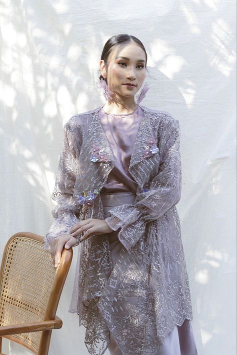 Kebaya Mauve, Dress Wisuda, Kebaya Lace, Apple Shape Outfits, Kebaya Brokat, Dress Pearl, Kebaya Muslim, Apple Shape, Bridesmaid Wedding